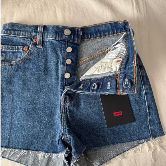 New Levi's Ribcage Shorts in Charleston Erosion Women's Size 27 - Picture 7 of 13